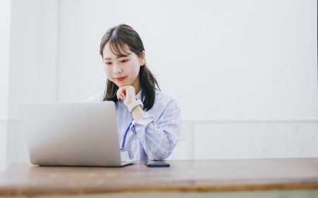 産業廃棄物の保管場所の表示義務とは？看板の記入例を紹介