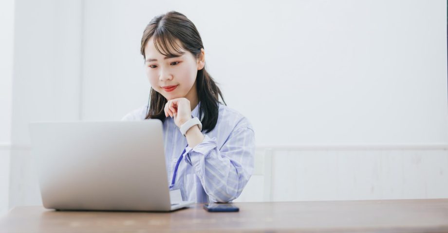 産業廃棄物の保管場所の表示義務とは?看板の記入例を紹介