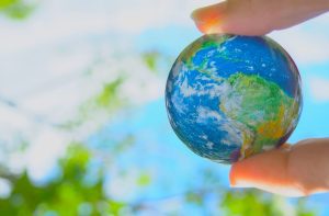 SDGsと産業廃棄物処理の関係とは？「つくる責任つかう責任」や問題点を解説
