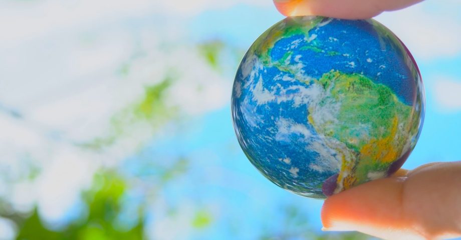 SDGsと産業廃棄物処理の関係とは?「つくる責任つかう責任」や問題点を解説