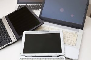 パソコンの廃棄は産業廃棄物?処分方法や注意点を紹介