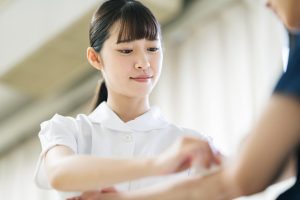 医療廃棄物処理業者の選び方を解説!委託の流れや注意すべきリスクも紹介