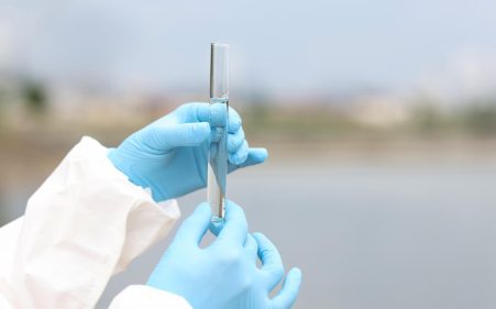 薬品を含む廃液の廃棄方法一覧！廃棄する際の注意点も解説