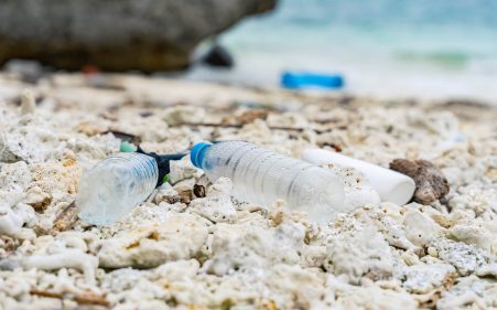プラスチック資源循環促進法を分かりやすく解説！背景や対象者・事業者に求められる措置とは？
