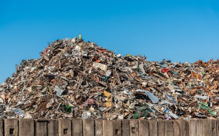 ステンレスの正しい捨て方とは？産業廃棄物としての分類や処理方法も紹介！