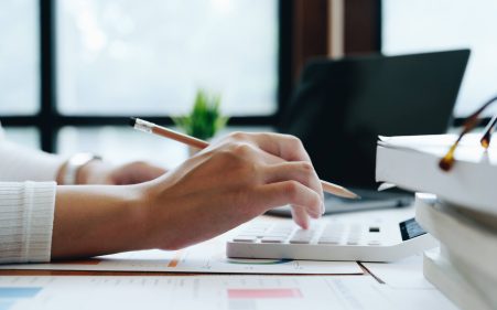 産業廃棄物処理費用の勘定科目とは？勘定項目ごとの仕訳方法も解説！