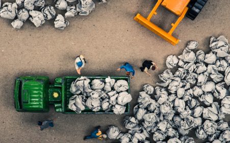 産業廃棄物の不法投棄の現状は？行った場合の罰則を紹介