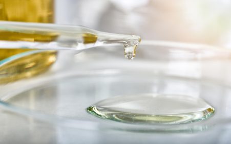 塩酸の正しい処理方法とは？　取り扱い注意の理由や処理に関する法律を解説