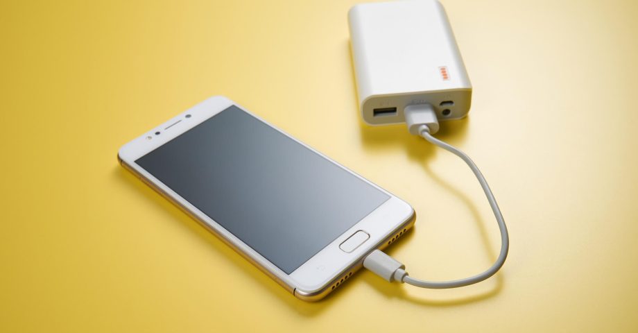 モバイルバッテリーの捨て方 廃棄の手順や発火事例など